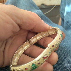 Christmas in july stretch bracelet with extra white simulated pearl band